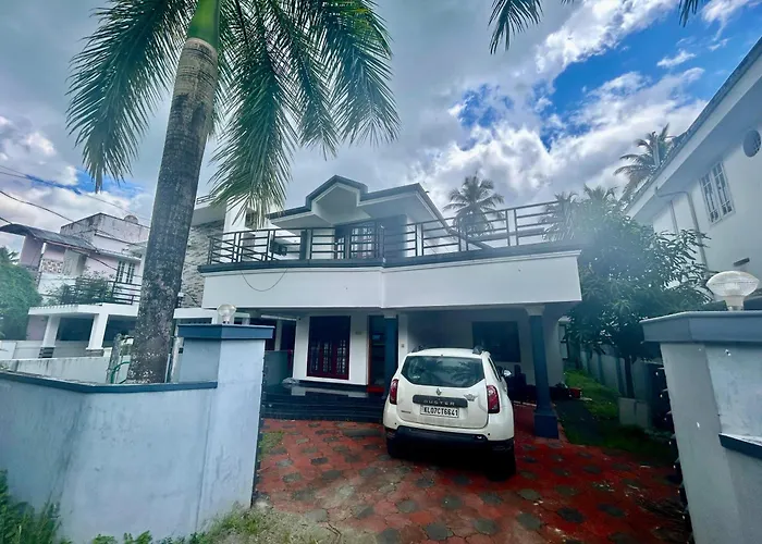 Krishnakripa - Luxury Private Villa Near Guruvayoor Temple
