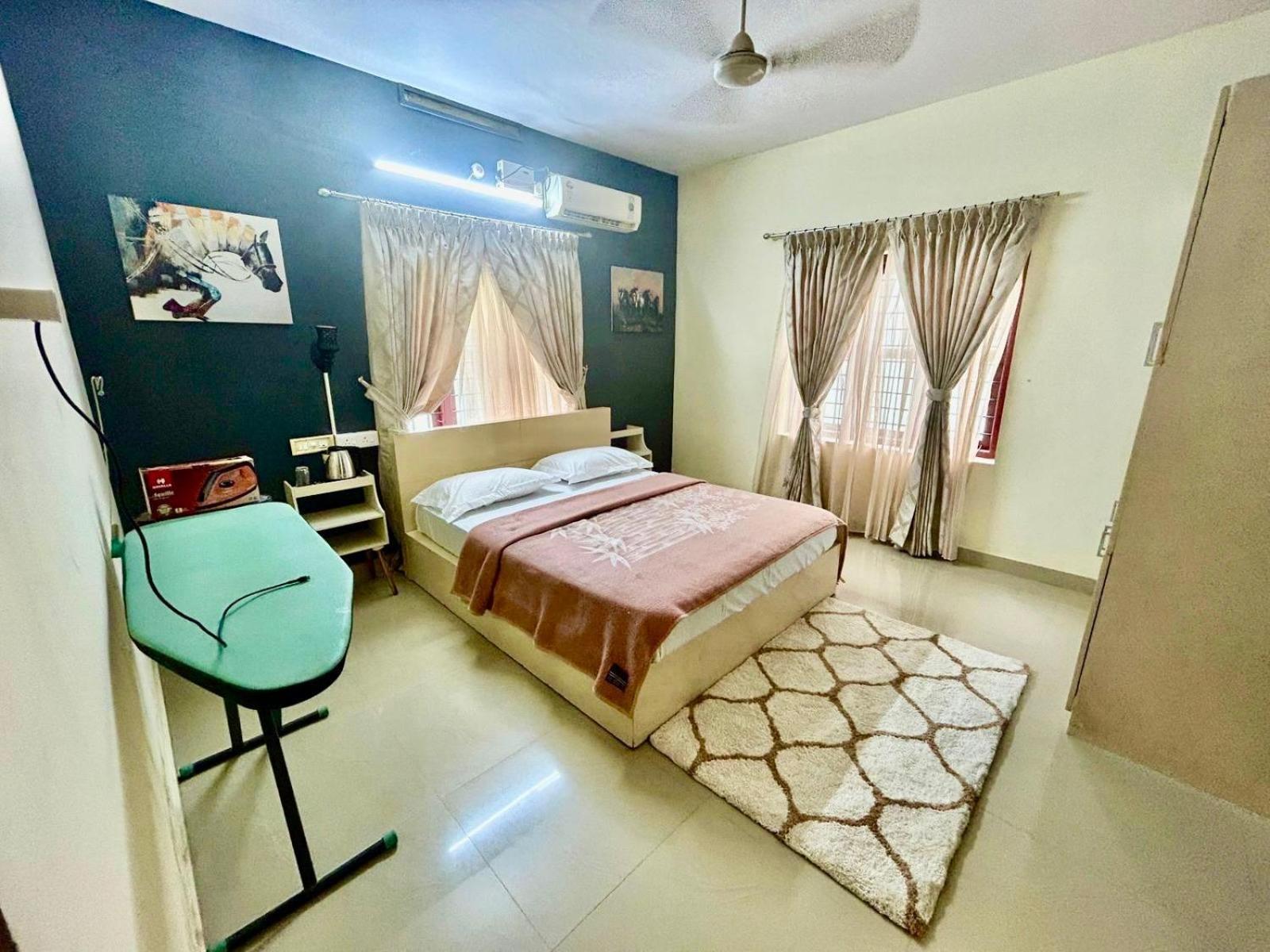 Holiday home Krishnakripa - Luxury Private Near Guruvayoor Temple Guruvayur
