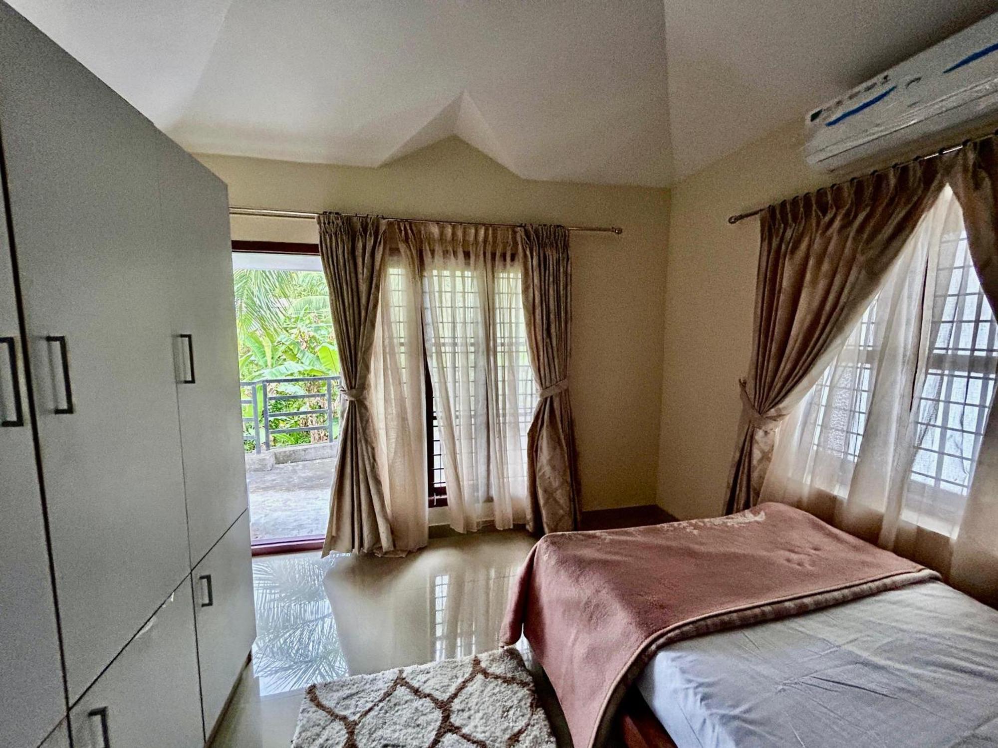 Krishnakripa - Luxury Private Near Guruvayoor Temple * Guruvayur