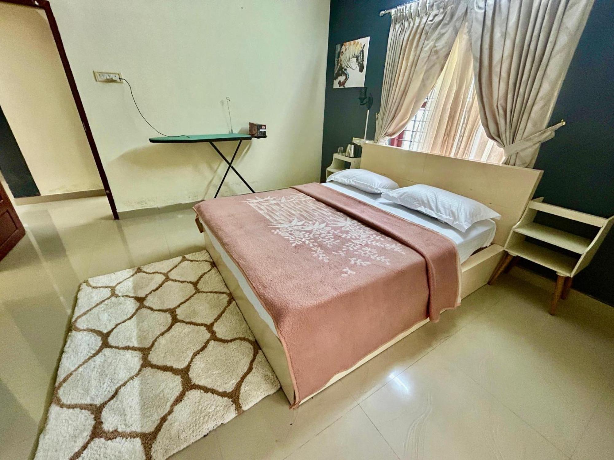 Holiday home Krishnakripa - Luxury Private Near Guruvayoor Temple *